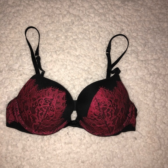 Bras - Picture 4 of 7